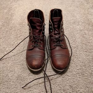 Red Wing lace up boots: Iron Ranger size 8